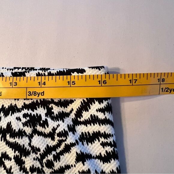 Veronica Beard Midi Seamed Pencil‎ Skirt Womens 12 Black White Tiger Print - Picture 9 of 11